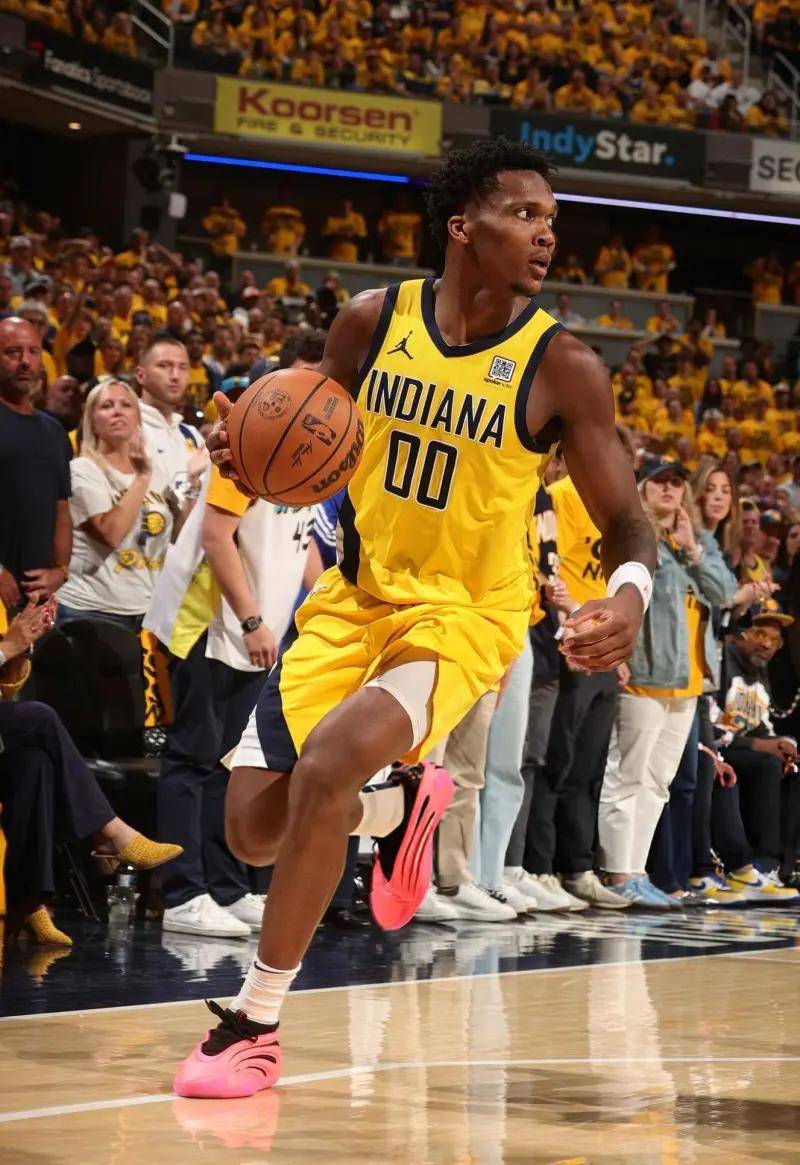 关于爵士复出首战，关键时刻神级表现状态火爆，全明星入选成为焦点！的信息