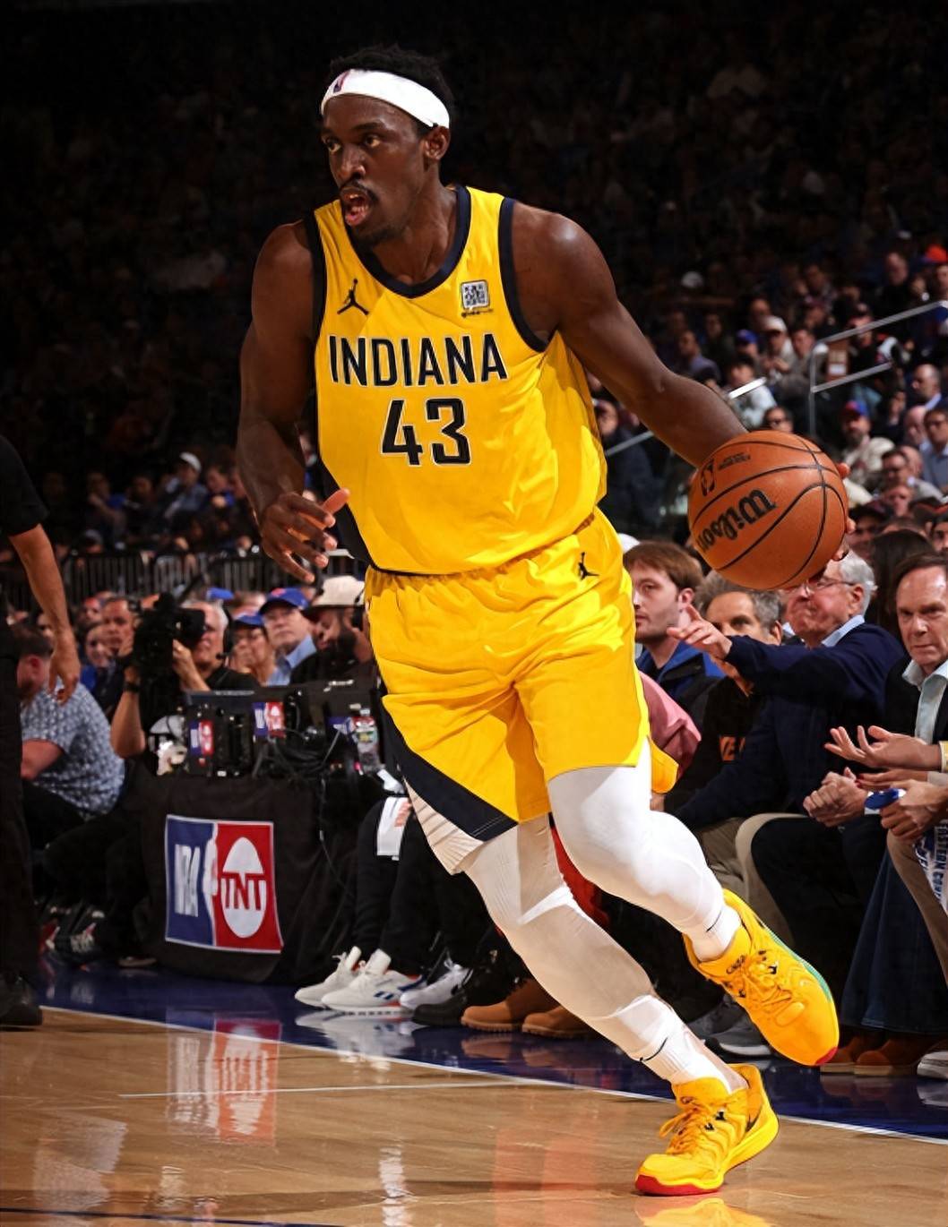 格林三巨头联手，掀起高潮得分突破，热火冲击季后赛！